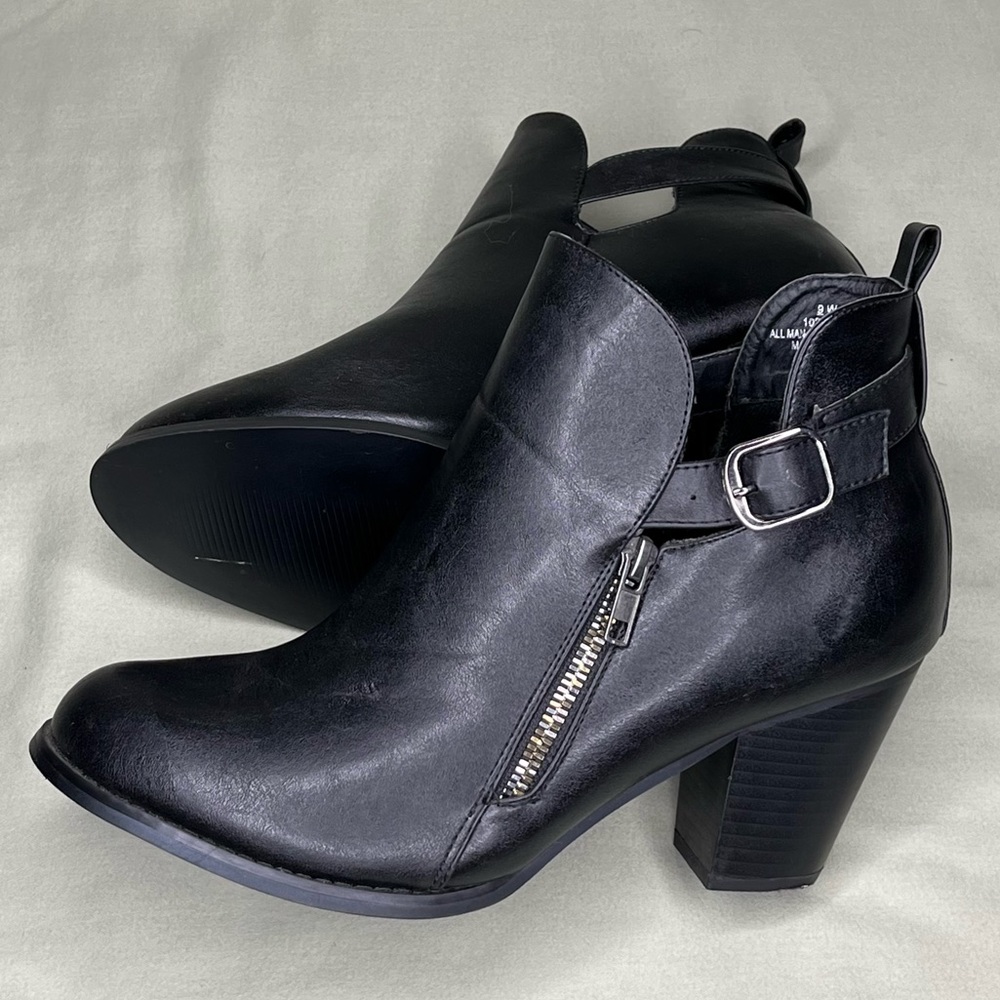 Torrid Heeled Ankle Boot Black with Zipper and Buckle Wide Width  size 9